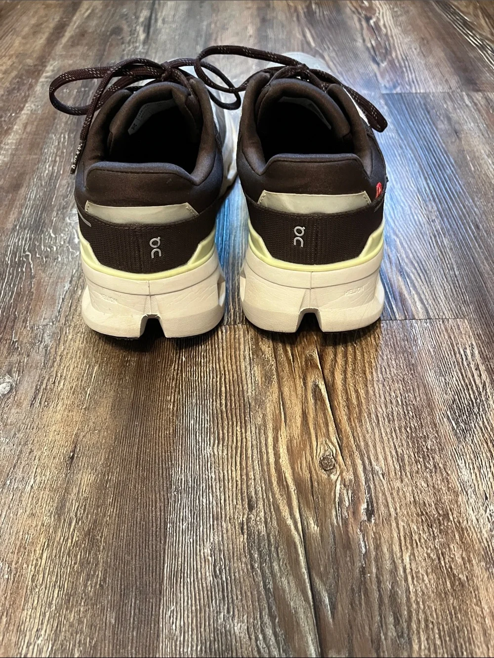 Oncloud Cloudrunner 2 waterproof in Taupe/Brown